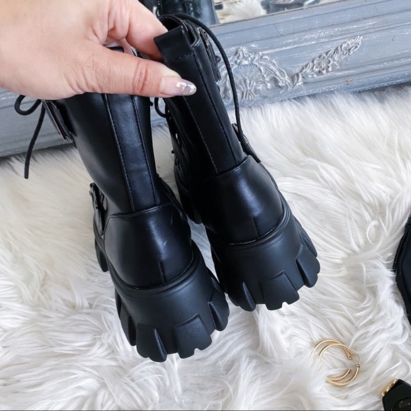 NEW 🖤 Black Lug Sole Platform Lace Up Boot - Picture 10 of 14